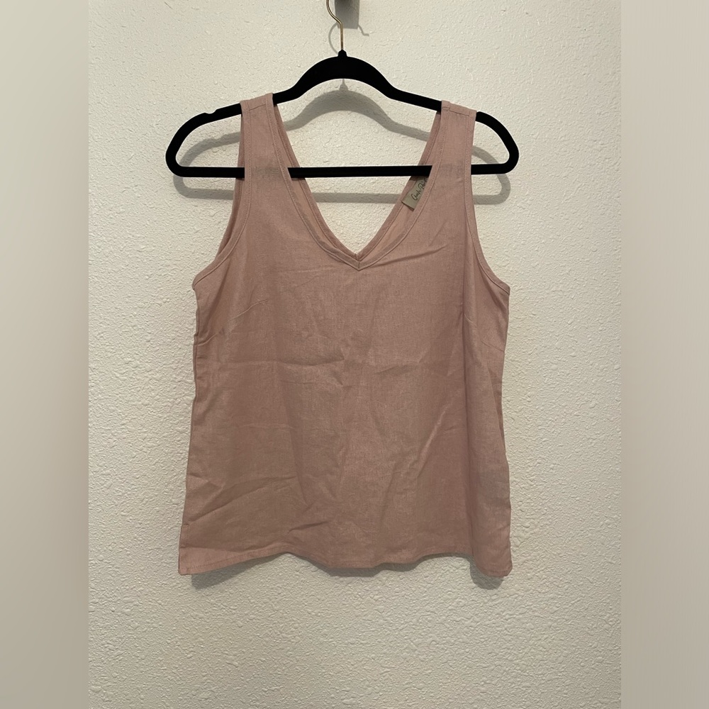 Charlie Paige Linen Blend Light pink Sleeveless v back Top Size S/P V-Neck